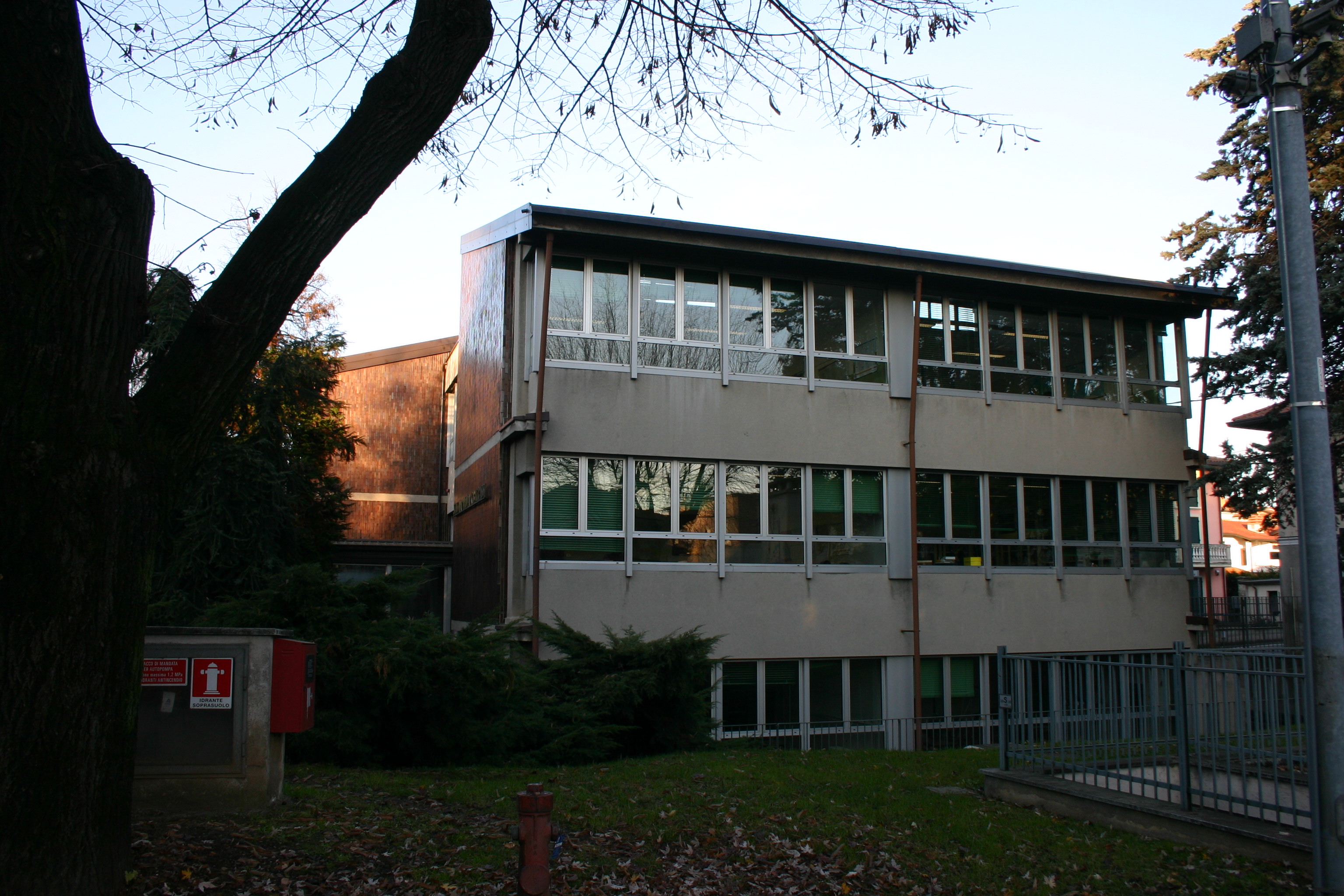Esterno3